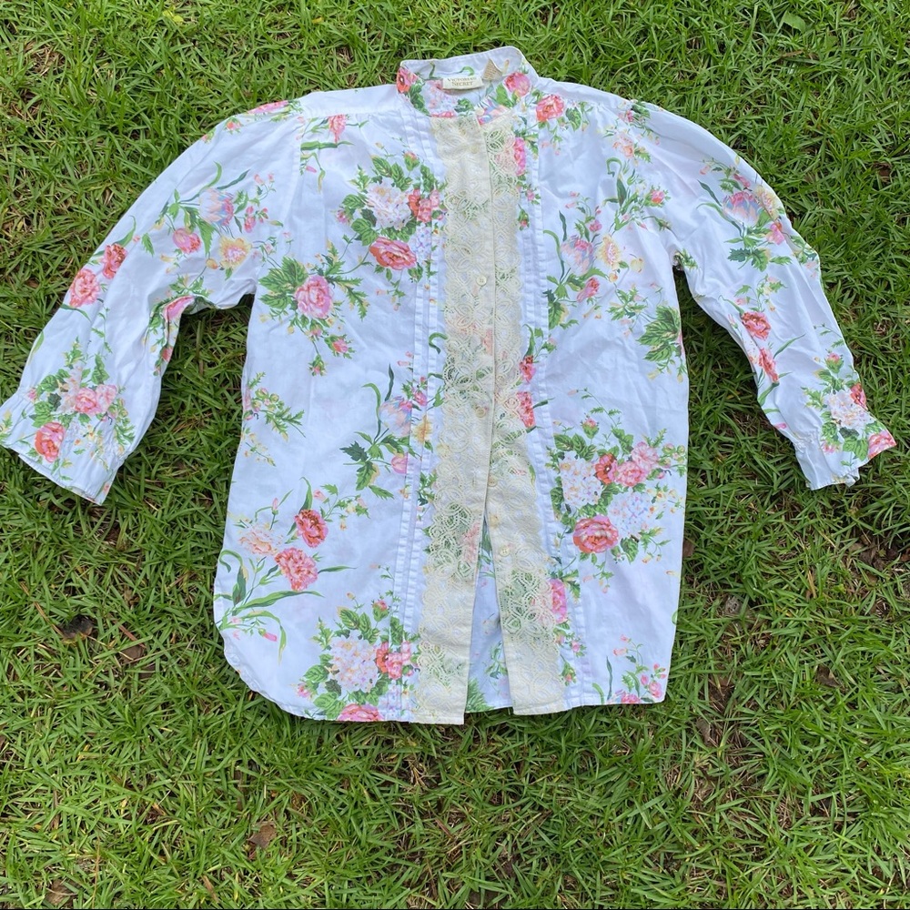 Victoria’s Secret Vintage Gold Tag Floral PJ Top